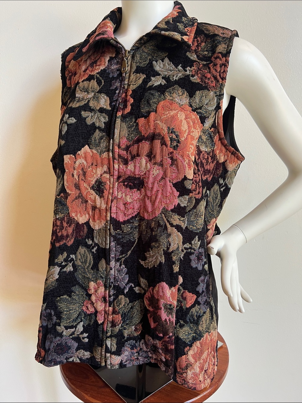 Susan Graver tapestry Black Floral-Patterned Vest